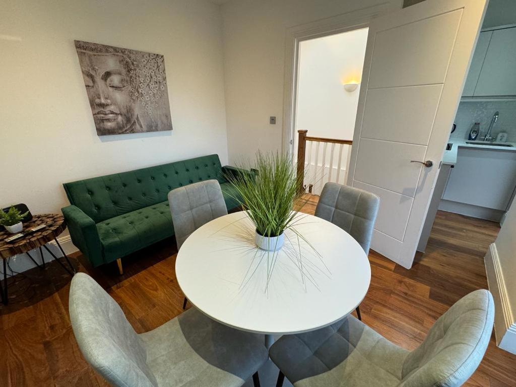 فيلا 2 Bed 2 Bath Balcony View Wimbledon Tennis لندن المظهر الخارجي الصورة