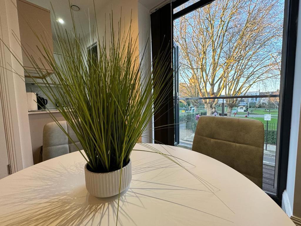 فيلا 2 Bed 2 Bath Balcony View Wimbledon Tennis لندن المظهر الخارجي الصورة