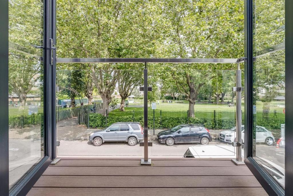 فيلا 2 Bed 2 Bath Balcony View Wimbledon Tennis لندن المظهر الخارجي الصورة
