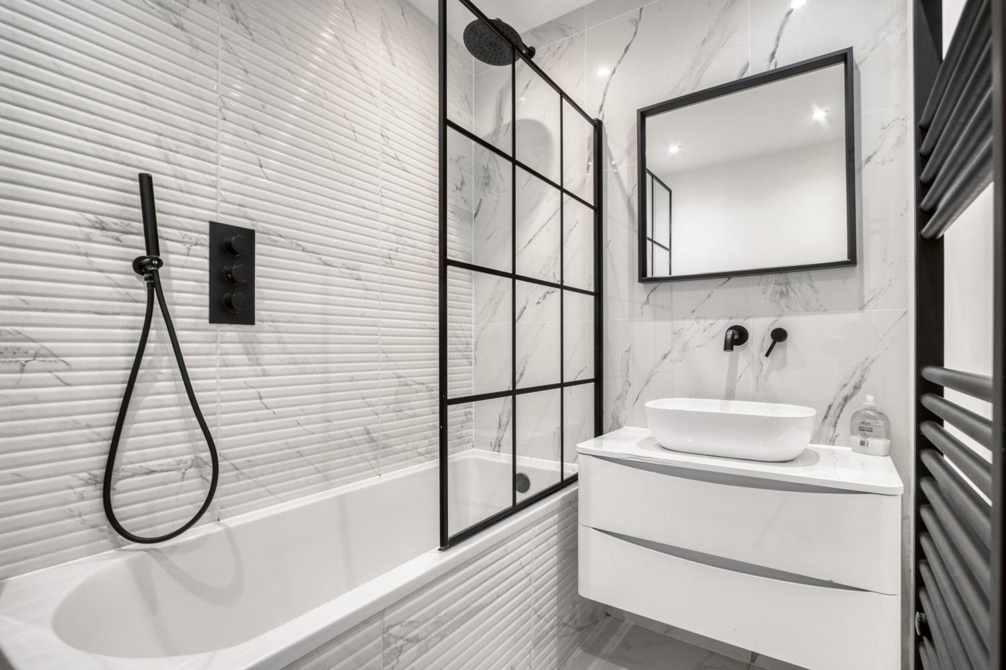 فيلا 2 Bed 2 Bath Balcony View Wimbledon Tennis لندن المظهر الخارجي الصورة